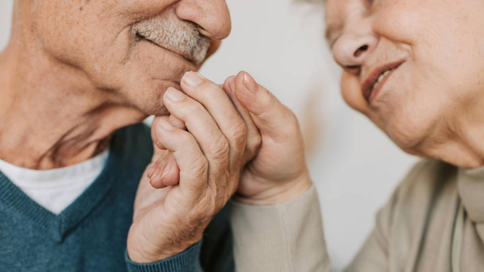 Descubra 5 avanços promissores contra o Alzheimer em 2025: exames, tratamentos e novas descobertas que podem transformar prevenção e diagnóstico.
