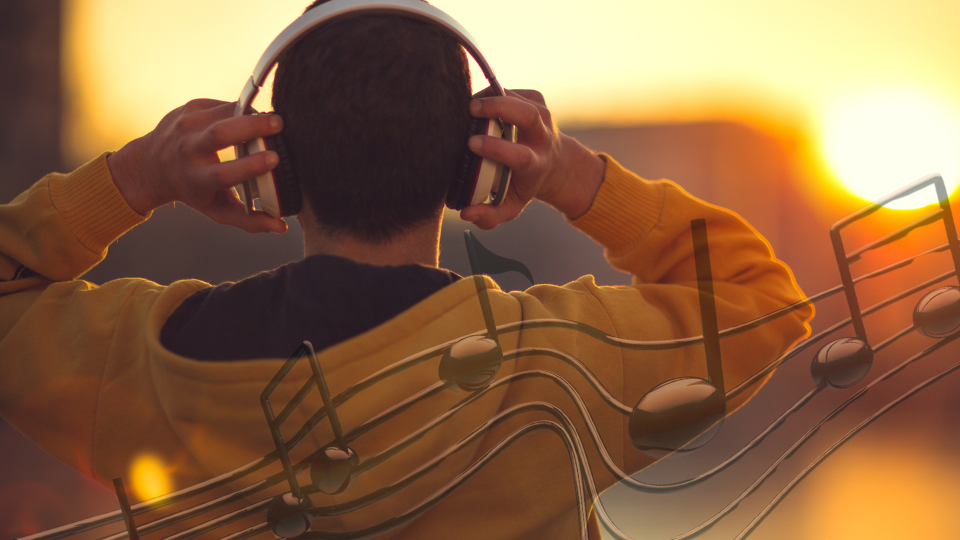 Há músicas que nos arrepiam, que nos fazem sorrir sozinhos no ônibus, que nos devolvem memórias guardadas. A música não é apenas som: é corpo, é respiração, é história pessoal. No Dia da Música, celebramos essa presença invisível que nos acompanha em cada passo.
